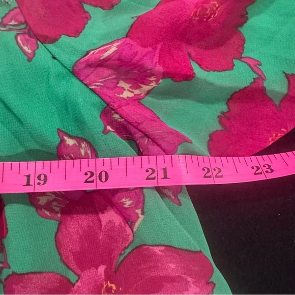 JODIFL Vibrant Floral Blouse with Lace Detail - Picture 8 of 8